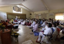 La Escuela Phi de Yoga Vedanta y Meditación en Valencia
