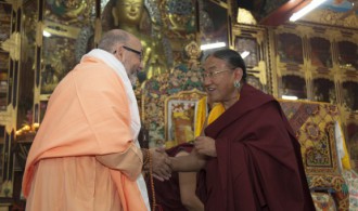 Pujya Swami Rameshwarananda Giri Maharaj y  H.H. The Sakya Trizin