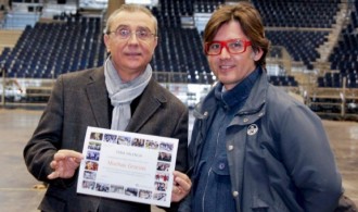 Entrega del diploma de agradecimiento a D. Pedro Lope, Director técnico de Feria Valencia