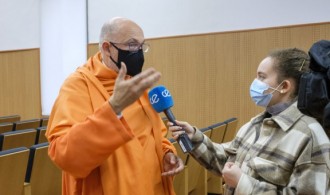 Pujya Swami Rameshwarananda Giri Maharaj entrevistado por RTVCE