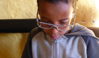 Yaokal con sus gafas nuevas